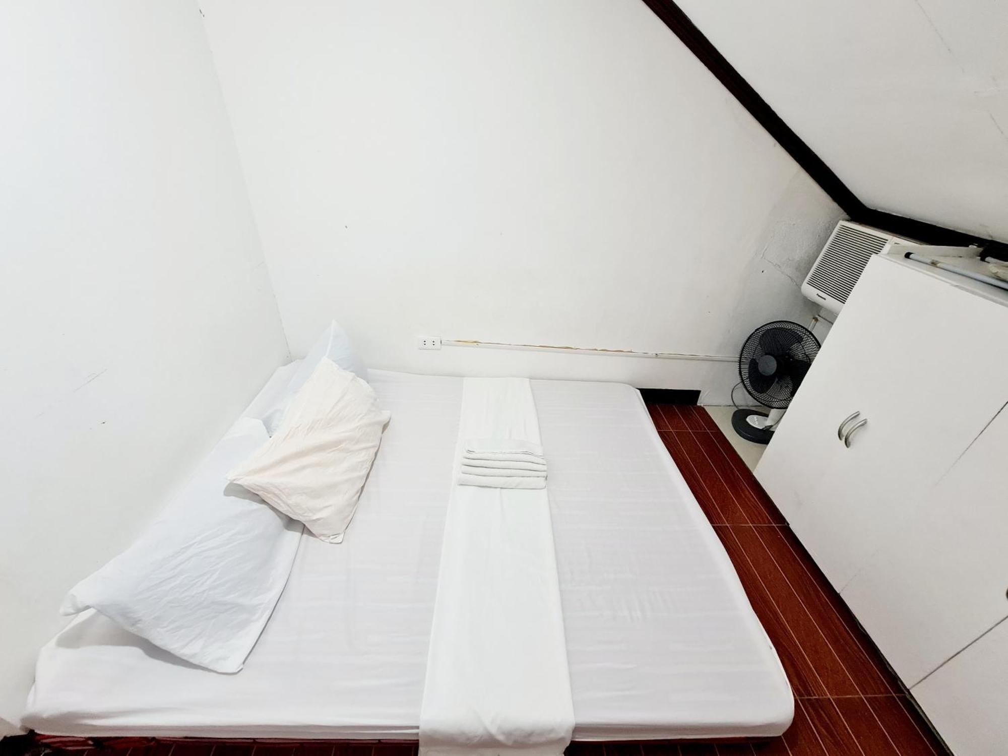 Calapan City Fully Furnished House Transient Near Xentromall L39 Exterior foto